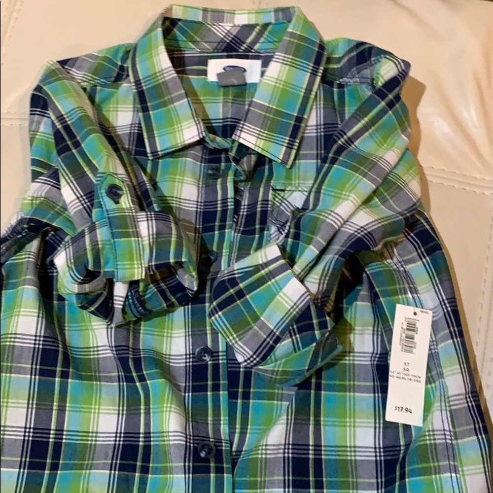 NWT Shirt. Size 5T, Old Navy